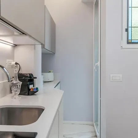 Butterfly Gate Apartment Milan